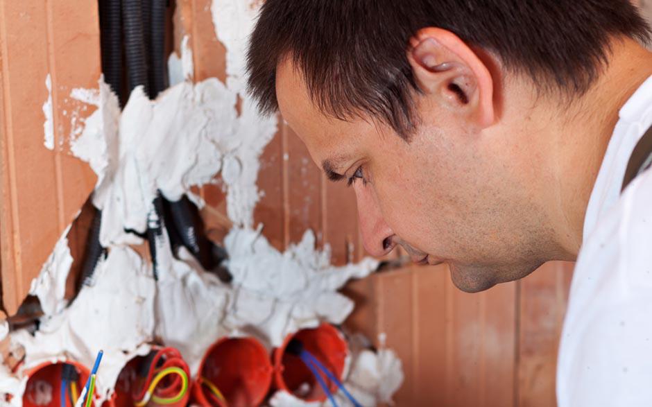 je recherche un électricien Paris 3
